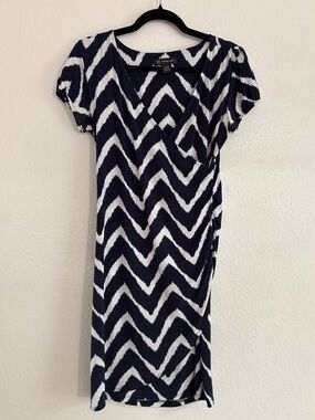 INC International Concepts Size M Navy & White Chevron Midi Wrap Dress